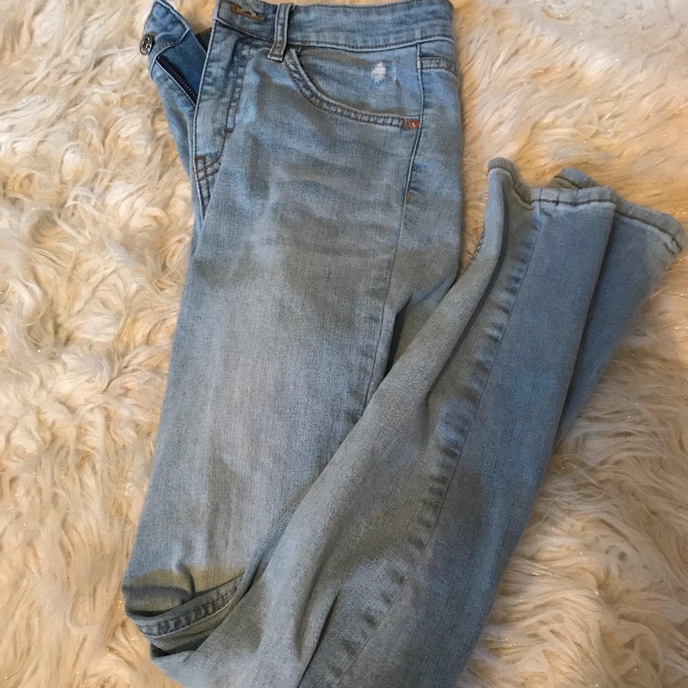 light wash skinny jeans